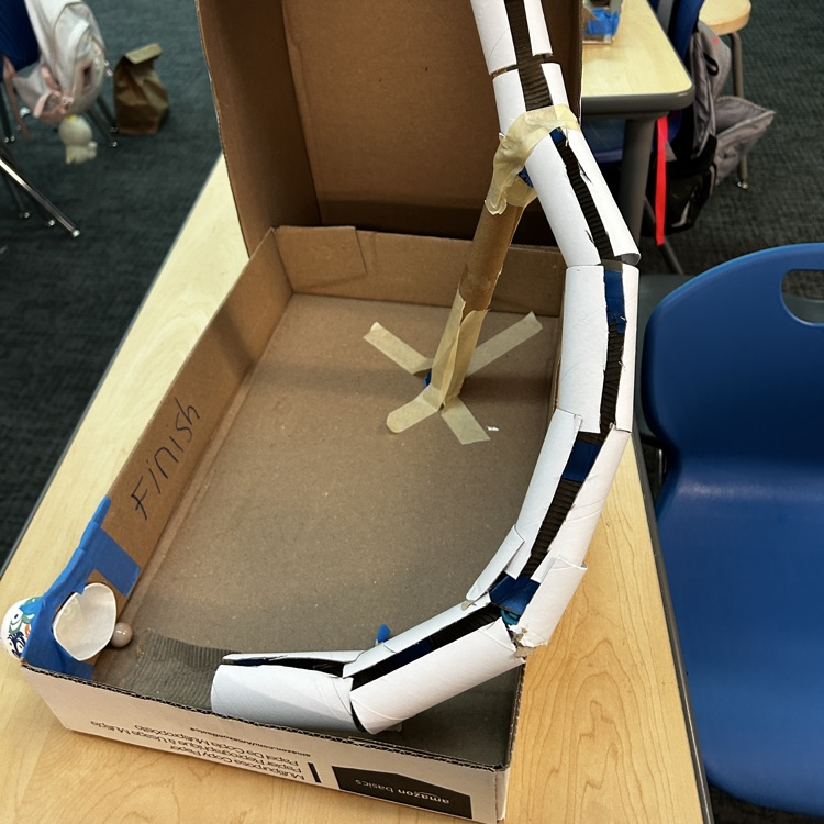 5th graders build 