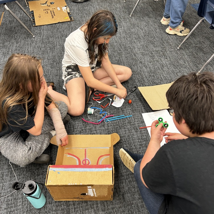 5th graders build 