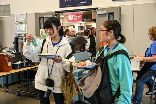Tumwata Middle School Hosts Delegation from Sister City Tateshina, Japan
