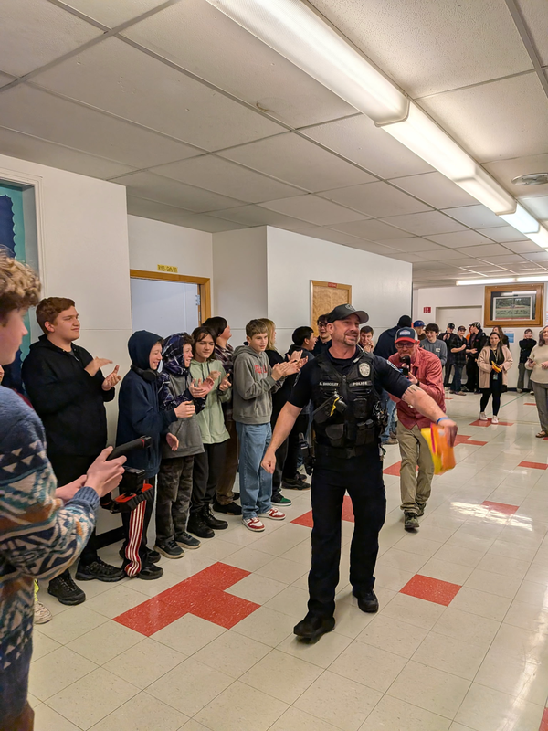 Officer Shockley with Students