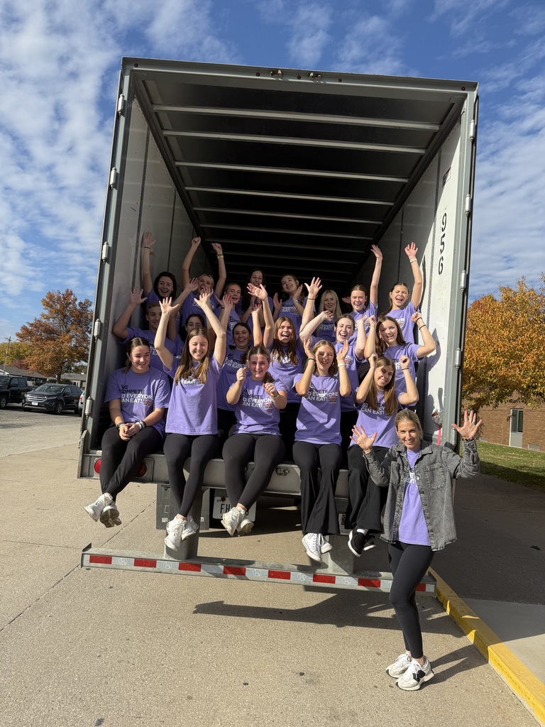 Student Council poses in the semi
