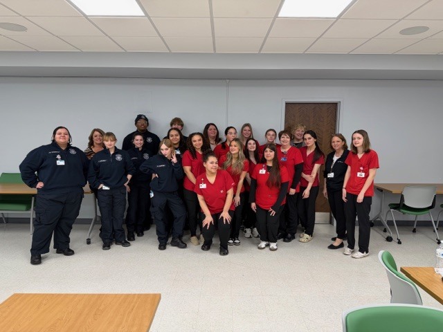 EMS and HOT students pose at Niagara Falls Medical Center