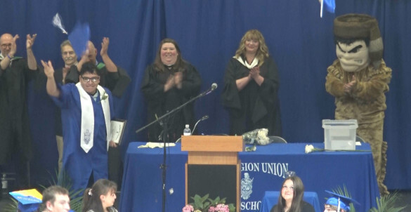 A photo of a previous graduation ceremony at LR
