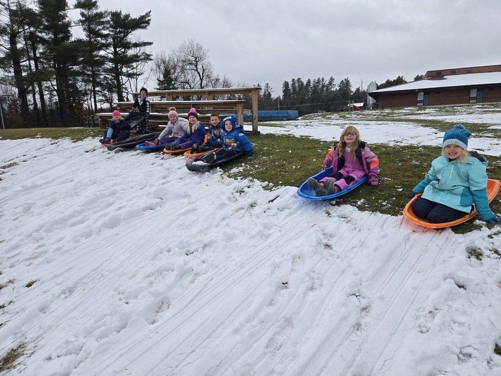 kids sledding