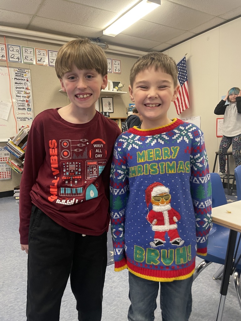 students posing for a photo 