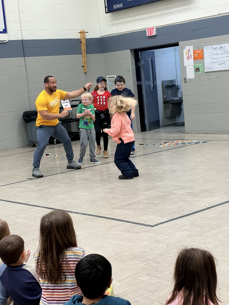 students jumping at the jump rope performance 