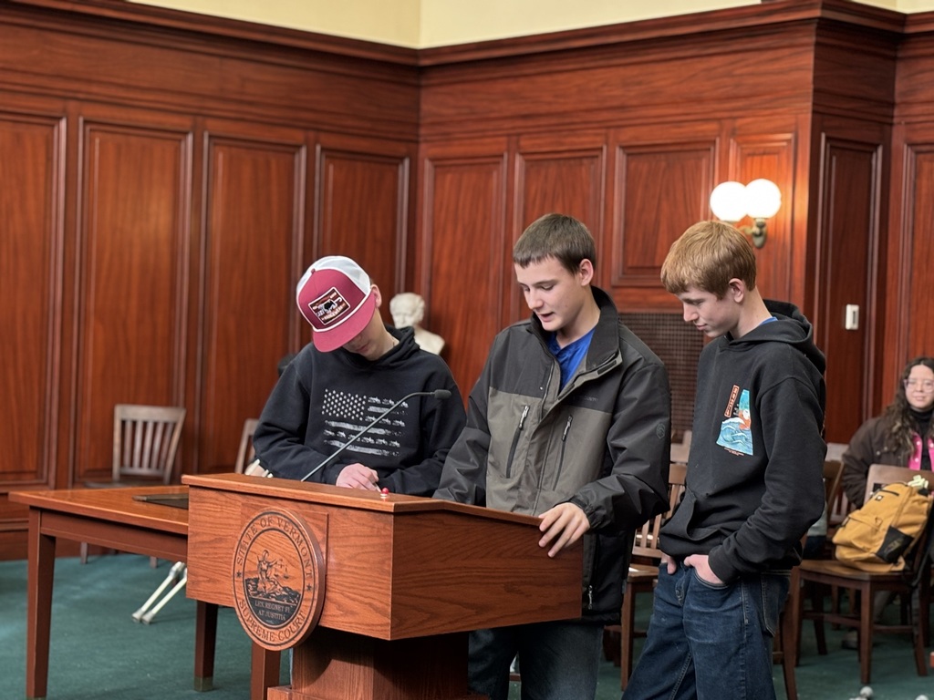 8th grade students presenting their case to the justices 