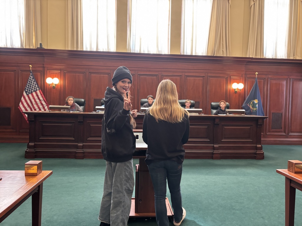 8th grade students presenting their case to the justices 