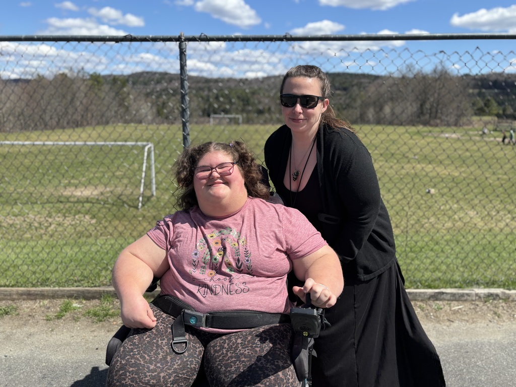 a 7th grade student and a para