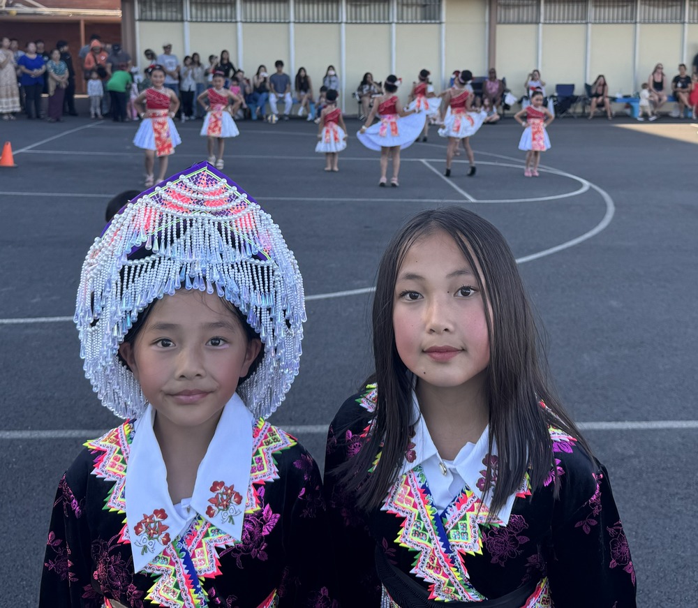 Hmong girls in their traditional clothes