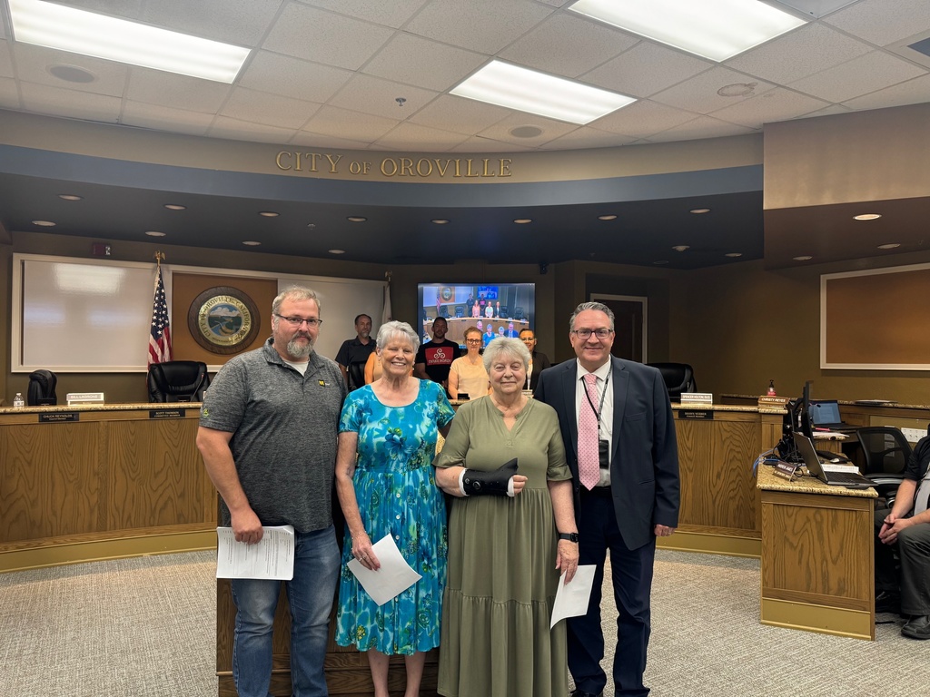 Dr. Holtom with 3 members of the Oroville Concert Association