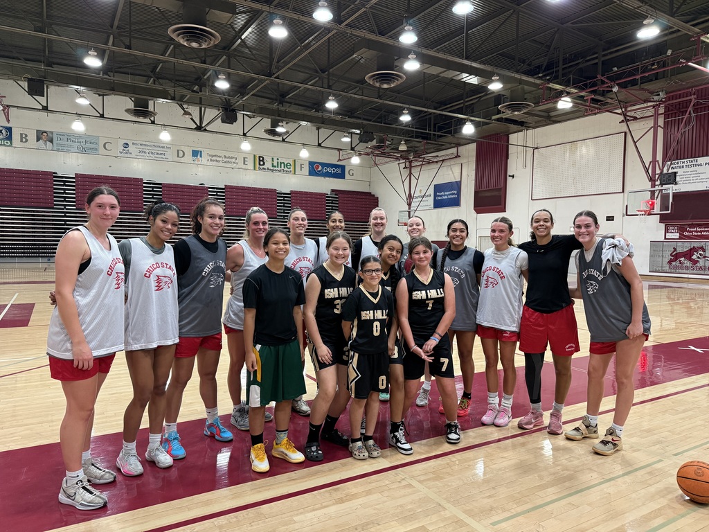Ishi 7th Grade Girls Basketball Team with The Chico State Womens Basketball Team at their Practice