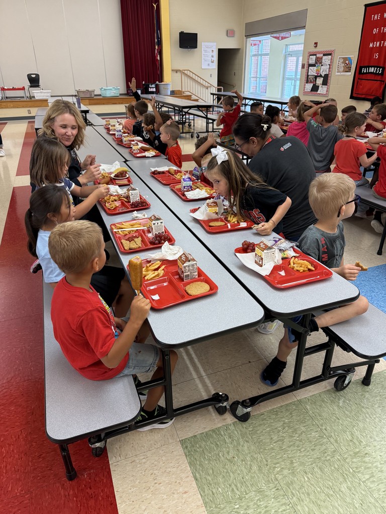 Mrs. Crooks hanging in lunch! 