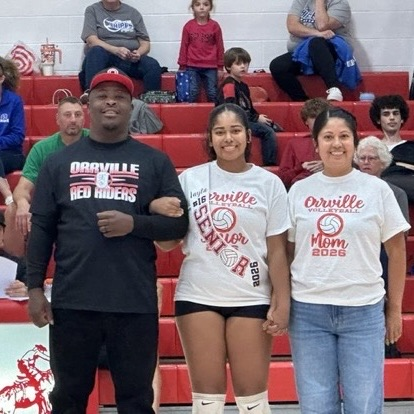 Tonight our Senior 🏐 players are recognized wishes best of luck as the continue to grow in Life!  Orrville thanks you Seniors!