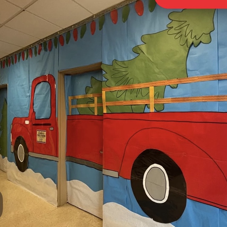 Great job Mrs. Hinkle & Mrs. Shouo on the hall decorations 