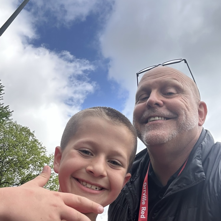 I had so much fun running with the OES students, staff, and volunteers at the FIT ‘N Fun (d) event! Thanks to the elementary staff and our community volunteers and Second Sole for such a great event! #redridernation