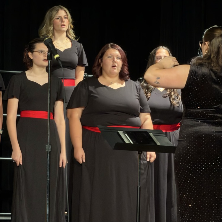 Some pics from tonight’s choir concert! 🎶🎵