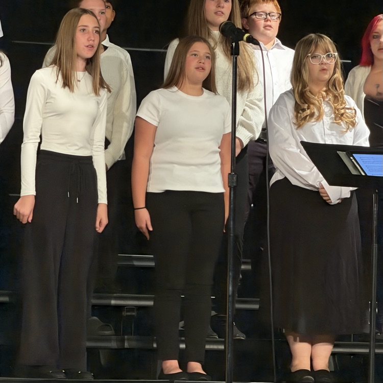 Some pics from tonight’s choir concert! 🎶🎵