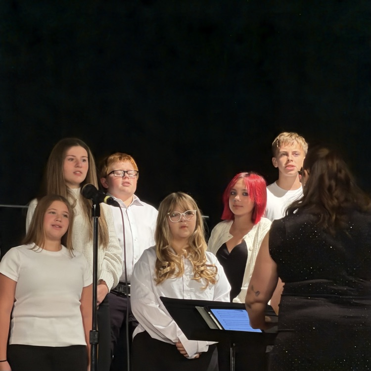Some pics from tonight’s choir concert! 🎶🎵