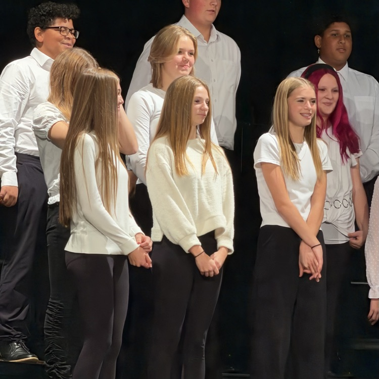 Some pics from tonight’s choir concert! 🎶🎵