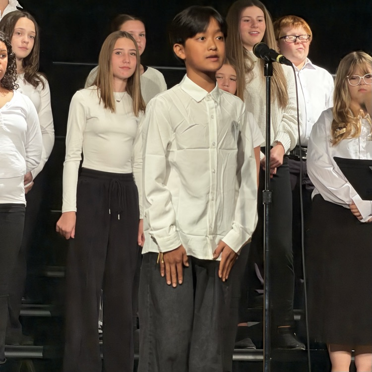 Some pics from tonight’s choir concert! 🎶🎵