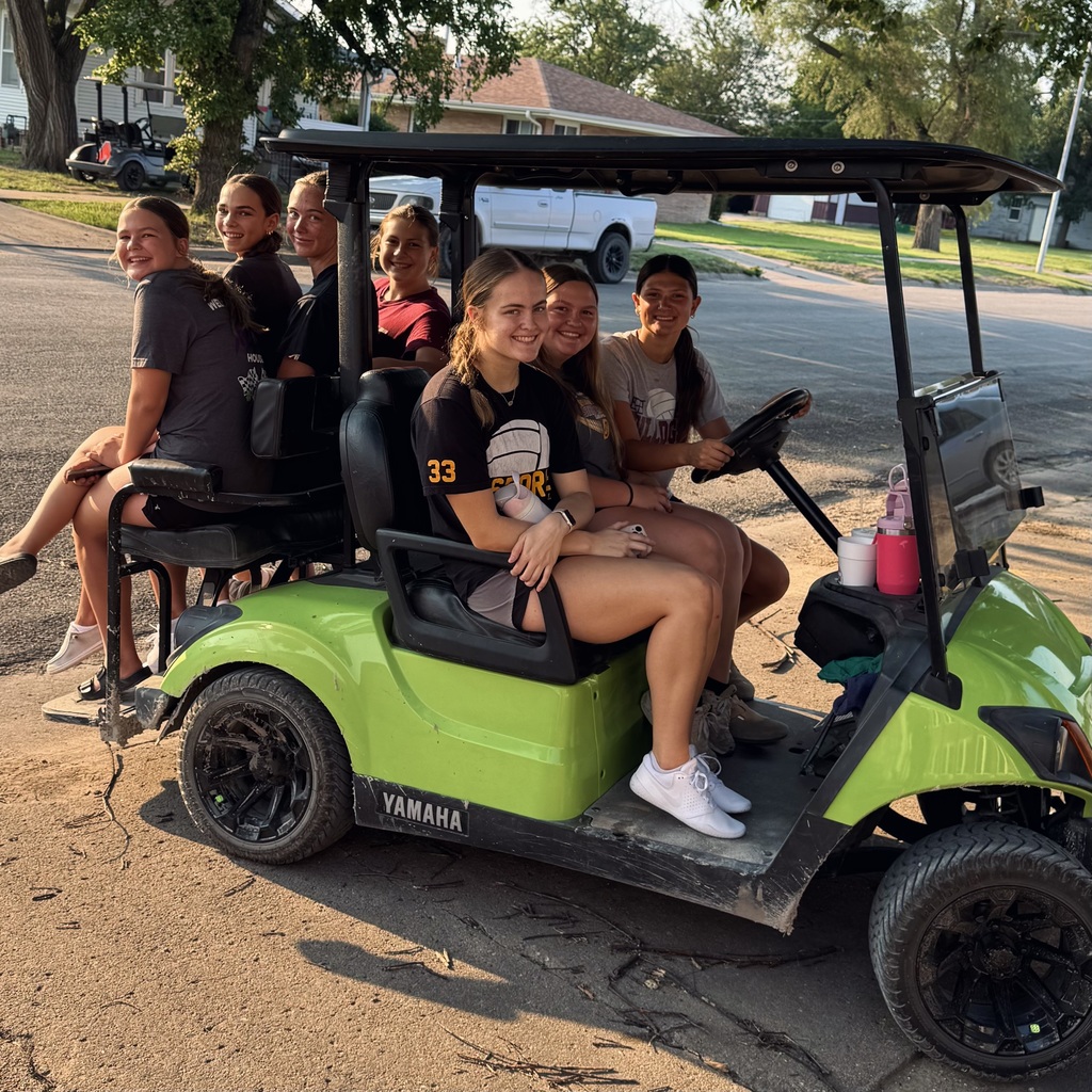 All the peaches have been claimed! Thank you to those who purchased peaches! FCCLA appreciates your support! Also, big thank you to the students who showed up, Jeanne Mans in the office, and Kirk Mans who came at a moment's notice to unload our truck! 