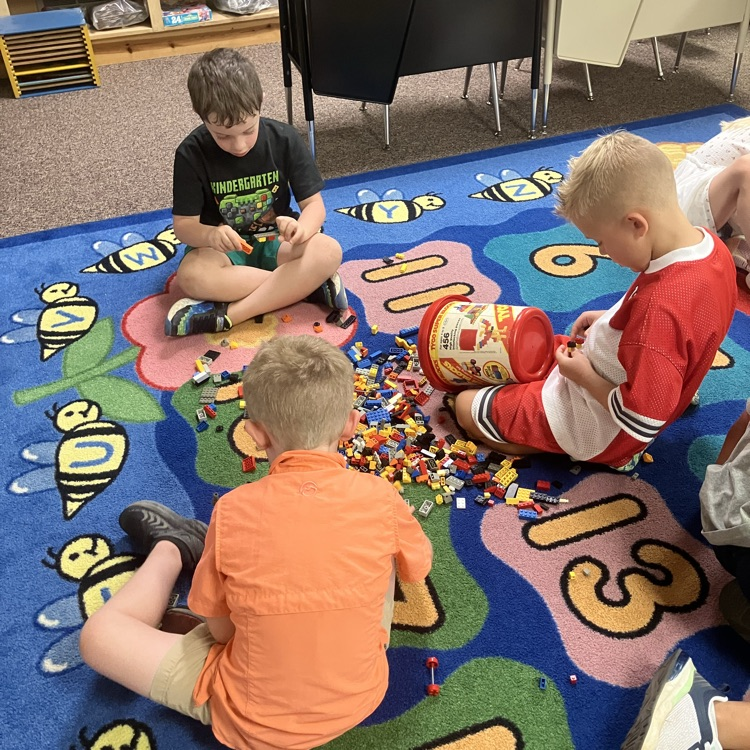 Kindergarten has had a great day! Lots of teamwork!!