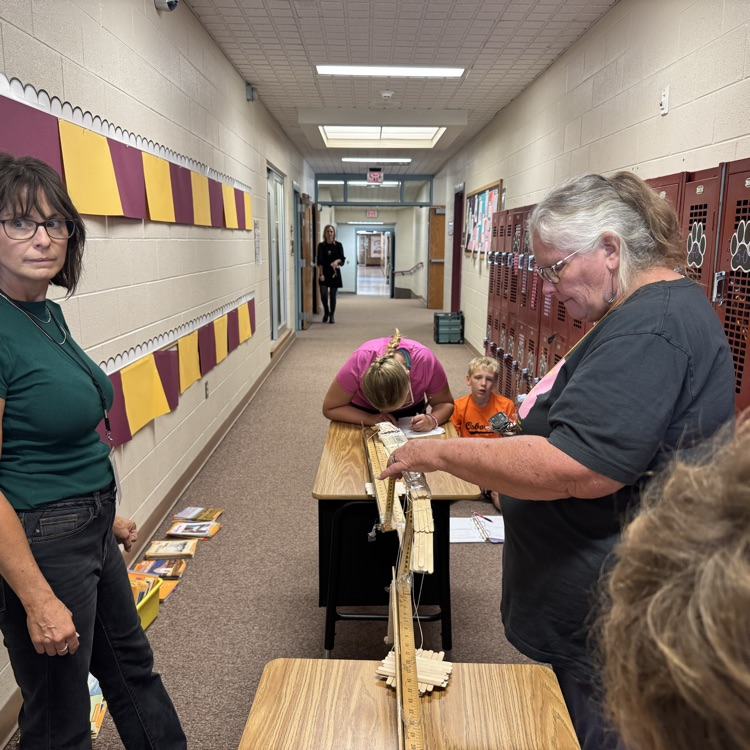 Building bridge and learning structures in Mrs Mick 5th grade Science  - Mrs Oliver’s homeroom class 