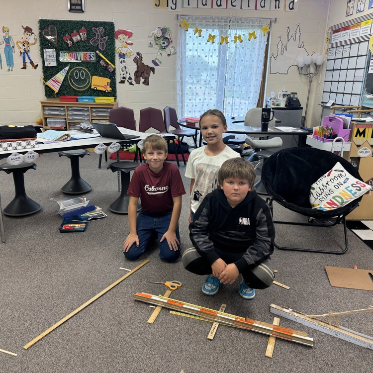 Building bridge and learning structures in Mrs Mick 5th grade Science  - Mrs Oliver’s homeroom class 