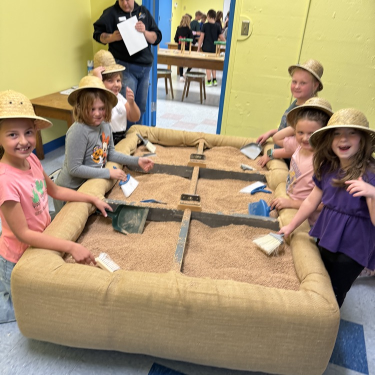 3rd grade had a fun and educational field trip to the Hastings Museum today!