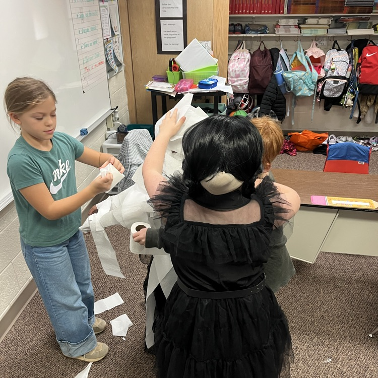 Kaser’s little spooks having a wonderful Halloween party!  