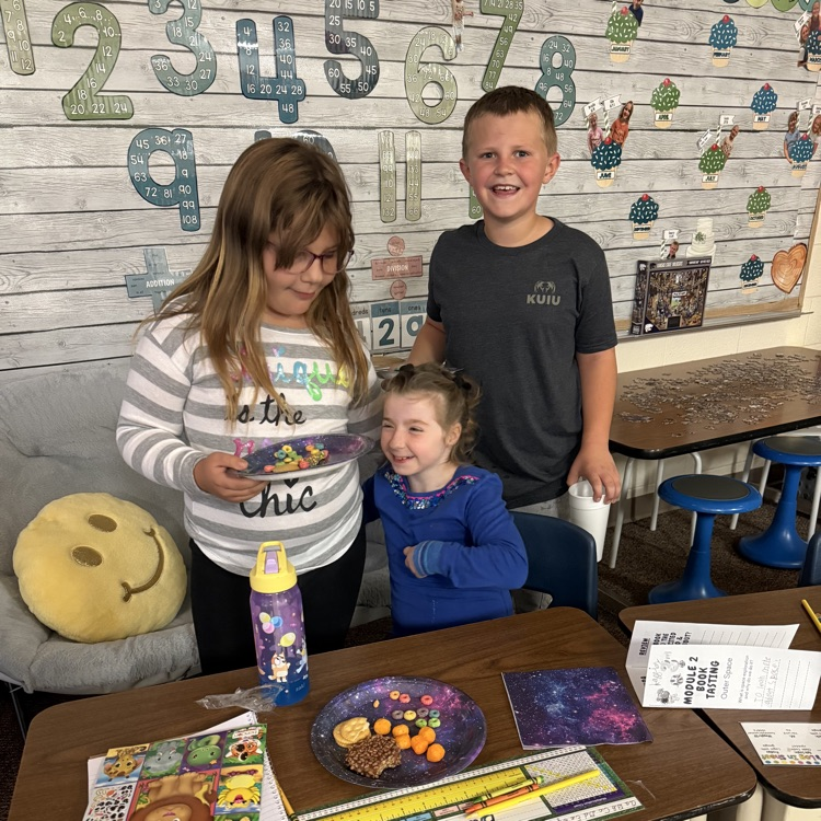 Third grade hosted a space themed book tasting today with snacktivities like building constellations and lunar modules to prepare for our next reading unit. 