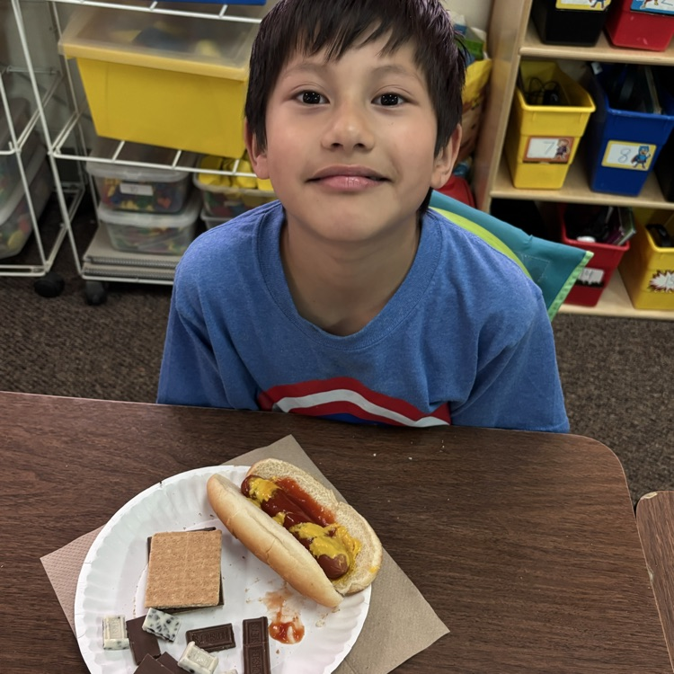 Ms Stanley and Ms Stout’s classes enjoyed a cookout for their 2nd 9-weeks AR party!!!