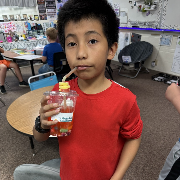 Board games and a flavored water bar for the 3rd grade AR party! 🎉🥳