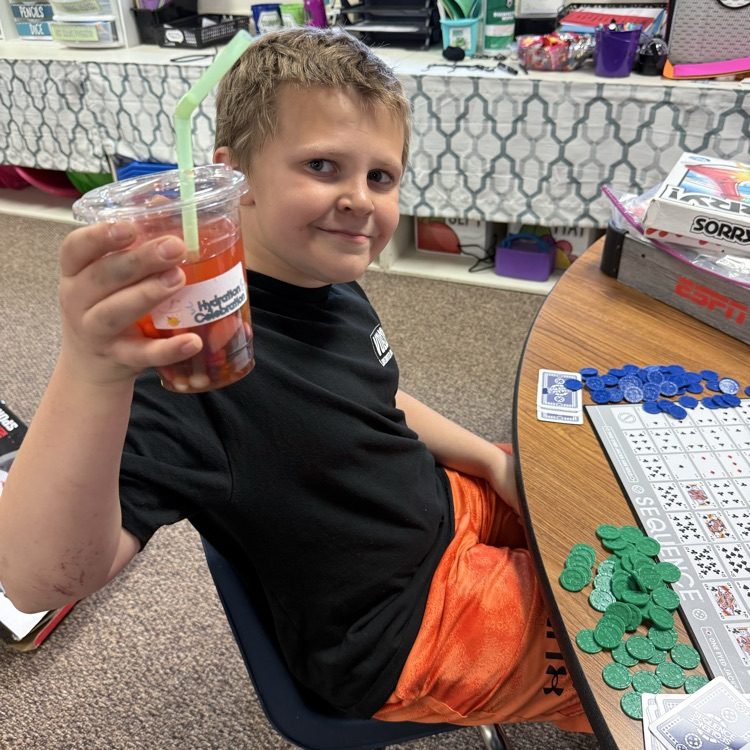 Board games and a flavored water bar for the 3rd grade AR party! 🎉🥳