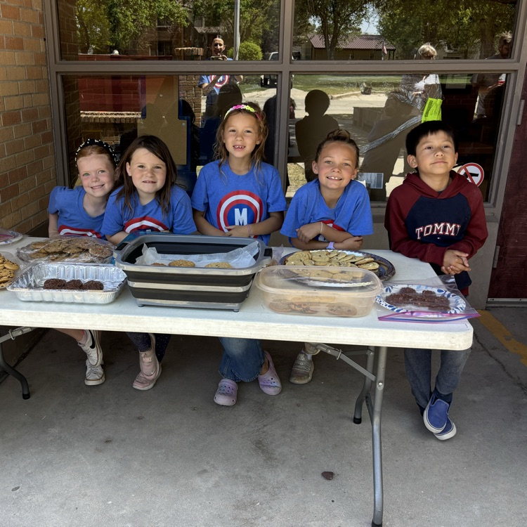 First grade lemonade stand was a grand success! Thanks for all who supported these young entrepreneurs!