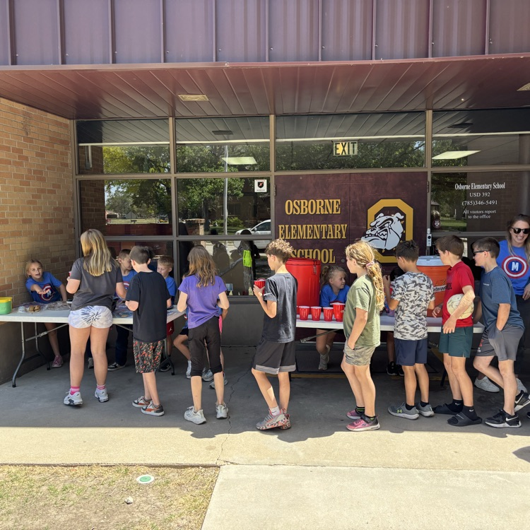 First grade lemonade stand was a grand success! Thanks for all who supported these young entrepreneurs!