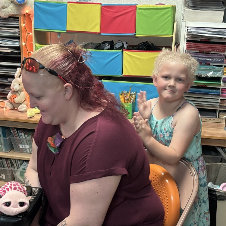 First grade enjoyed Moments with Mom yesterday!