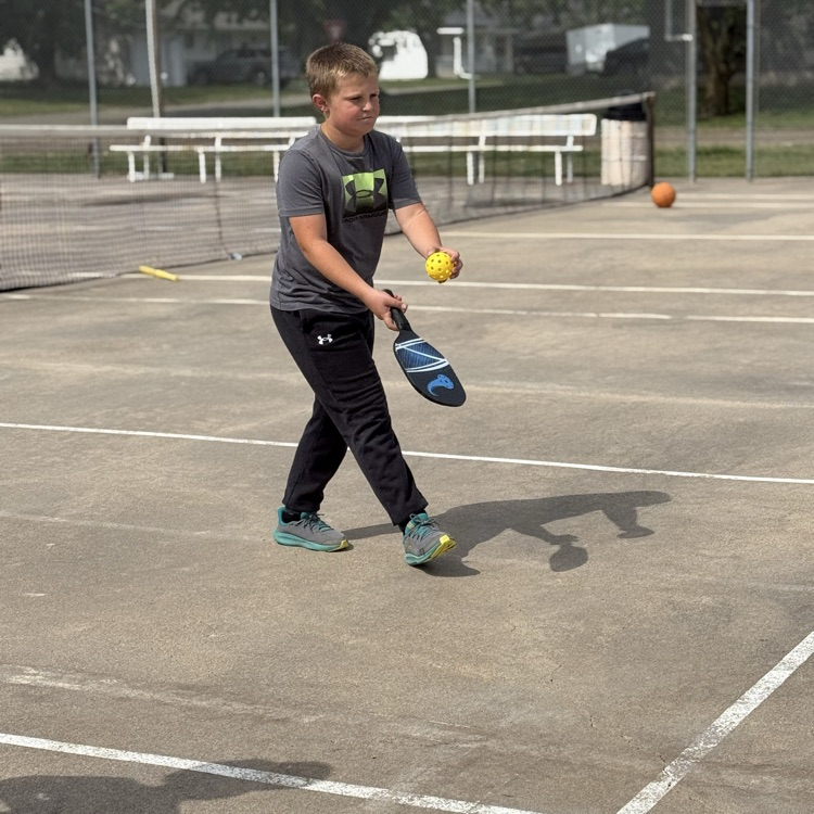 Third grade celebrated making their AR goals with a park, pizza, and pickleball party! They ended the day with a class kickball game! 🎉