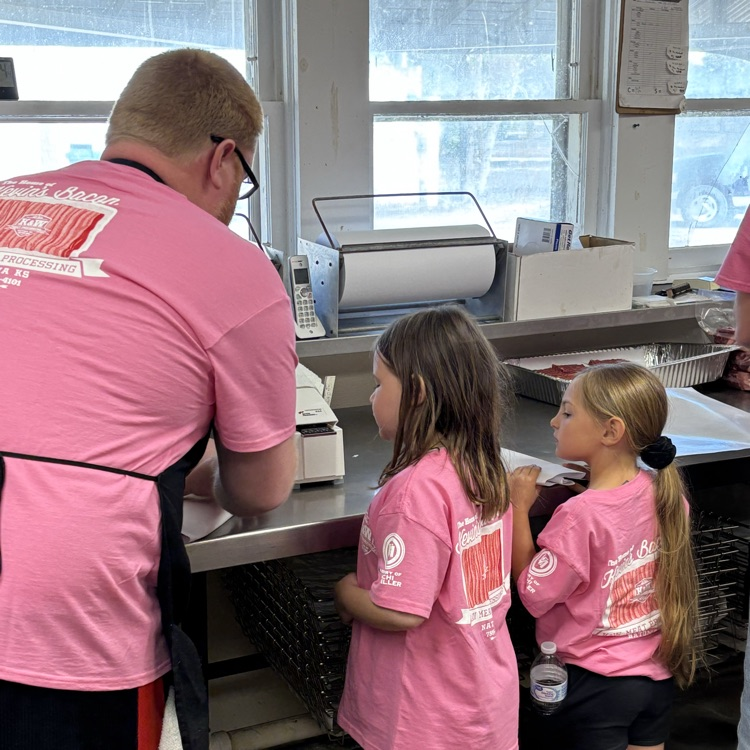 First Grade enjoyed the morning at K&W Meat Processing. We enjoyed our tour and appreciate the shirts and lunch they provided!