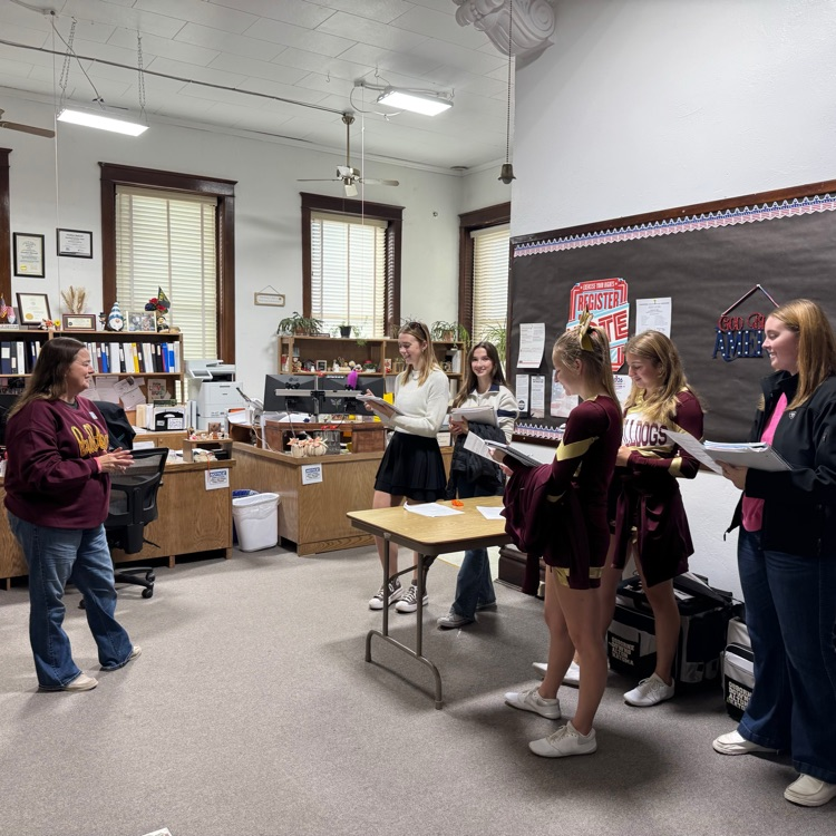 Mrs. Kendig’s 12th grade Intro to Law class toured the Osborne County Courthouse. Thank you to all of the departments and ladies who took the time to visit with our students!
