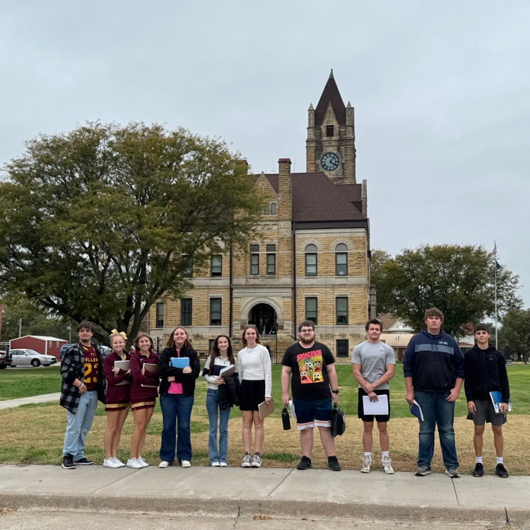 Mrs. Kendig’s 12th grade Intro to Law class toured the Osborne County Courthouse. Thank you to all of the departments and ladies who took the time to visit with our students!