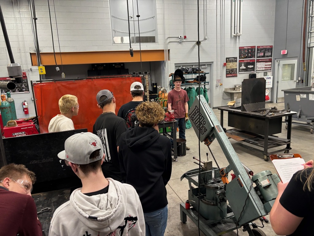 students working in tech center