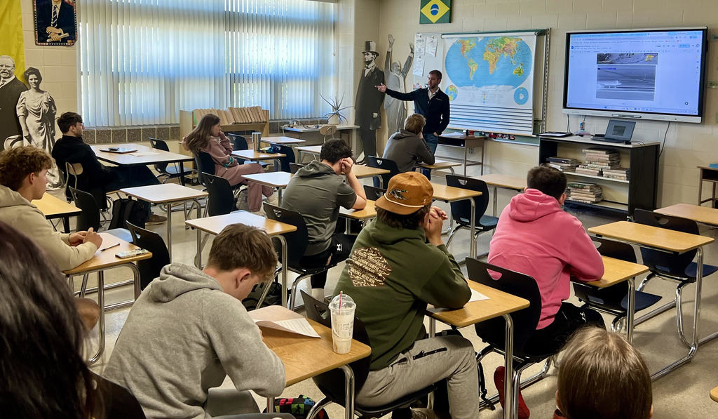 Mayor Pettis speaking to high school class