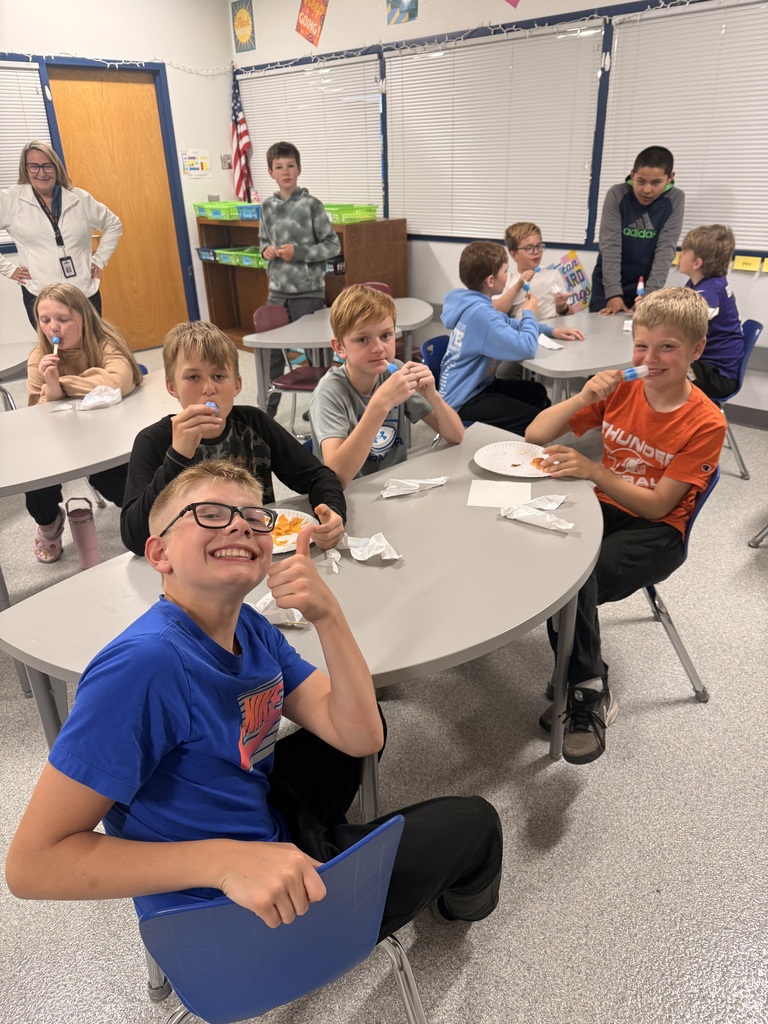 students with icecream