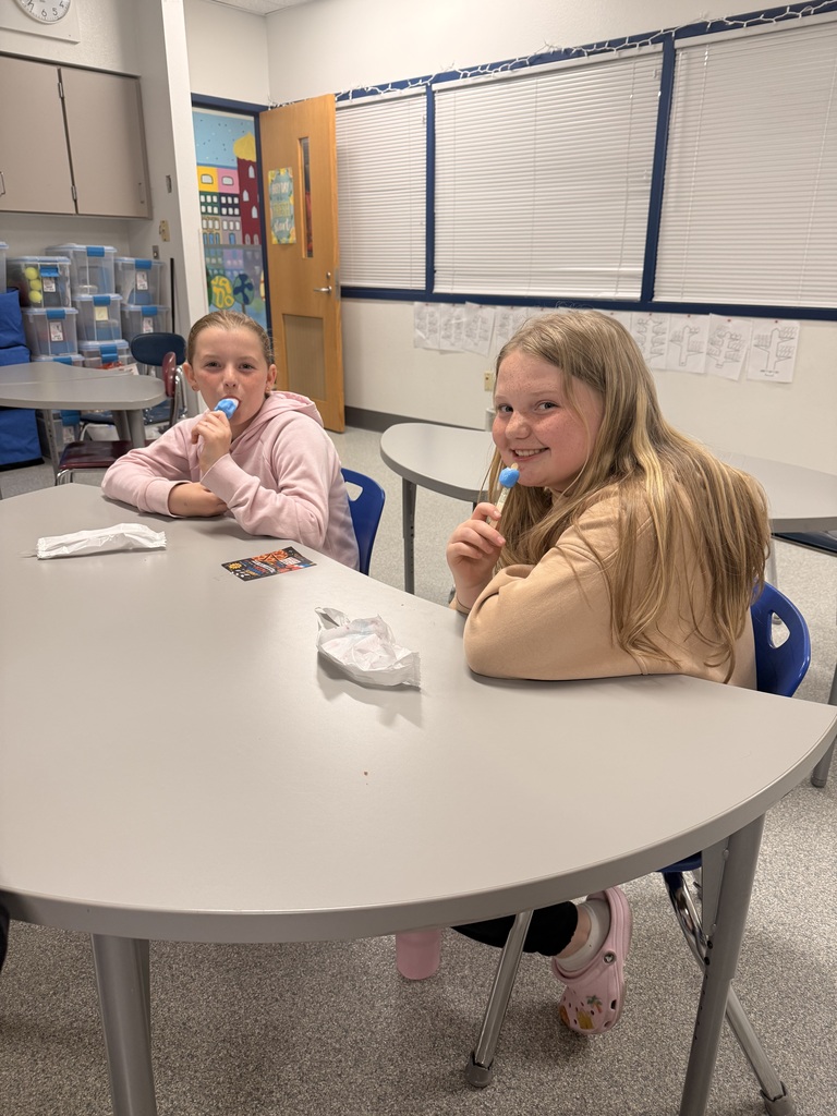 students with icecream