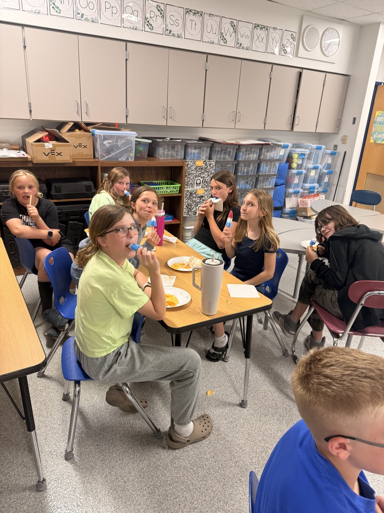 students with icecream