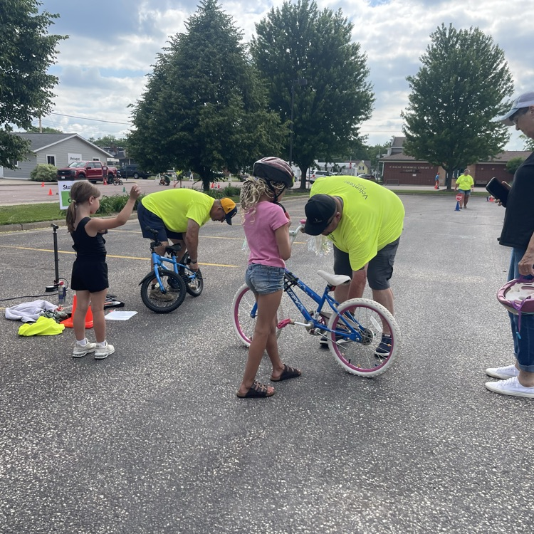 kids at bike rodeo