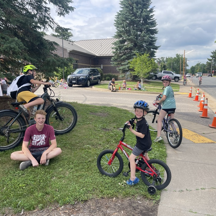 kids at bike rodeo
