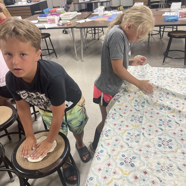 kids playing with playdoh